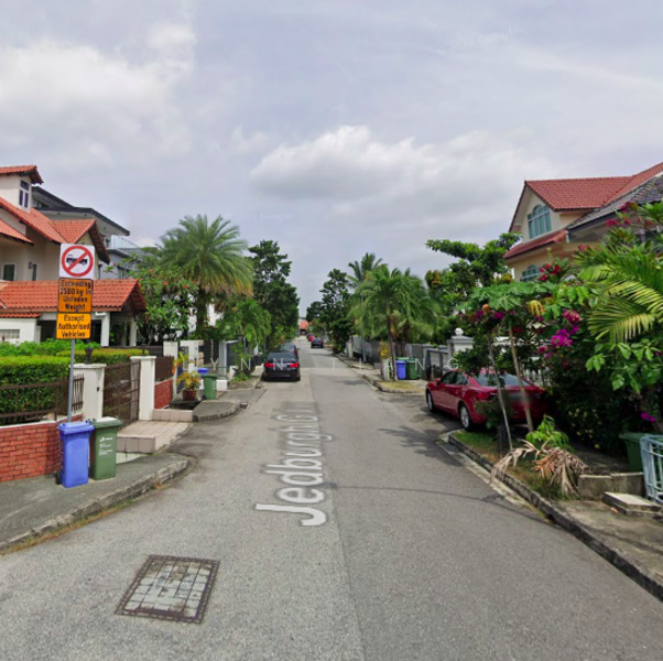 ❤️GIANT⚡️Brand New 4 Lvls Inter-Terrace in Frankel Estate w Mezzanine, Attic & Lift Terraced House For Sale at S$ 7,000,000 | PropertyGuru Singapore - Exterior