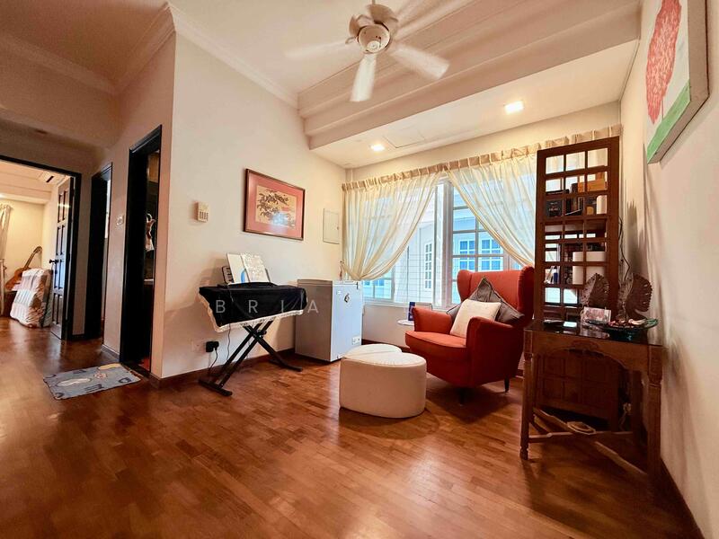 2nd floor lounge area