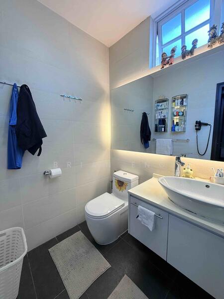 Master Bedroom Ensuite Bathroom