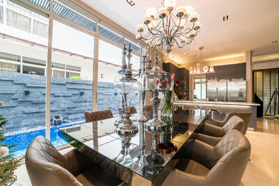 For Sale - Luxus Hills