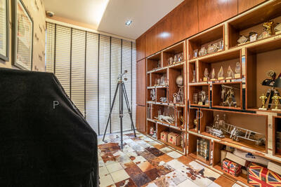 For Sale - Luxus Hills