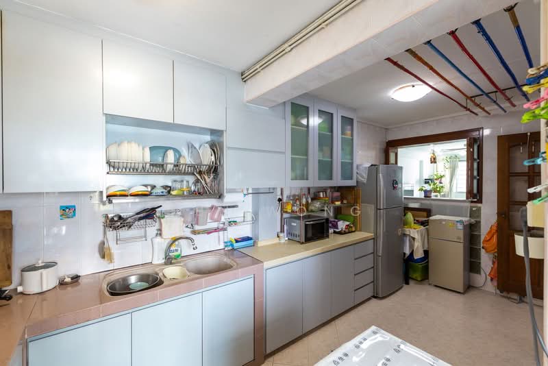 8 Ghim Moh Road HDB Flat For Sale at S$ 868,000 | PropertyGuru Singapore - Kitchen