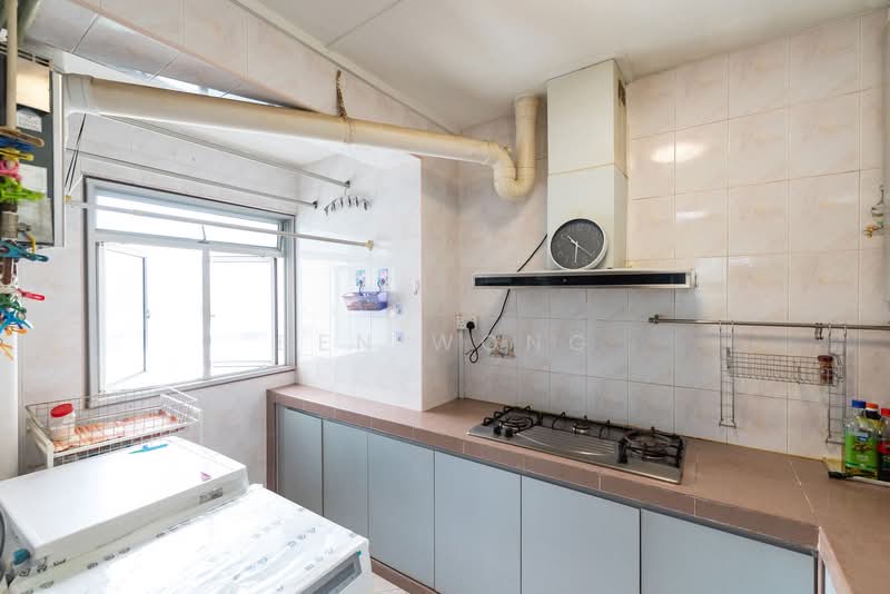 8 Ghim Moh Road HDB Flat For Sale at S$ 868,000 | PropertyGuru Singapore - Kitchen