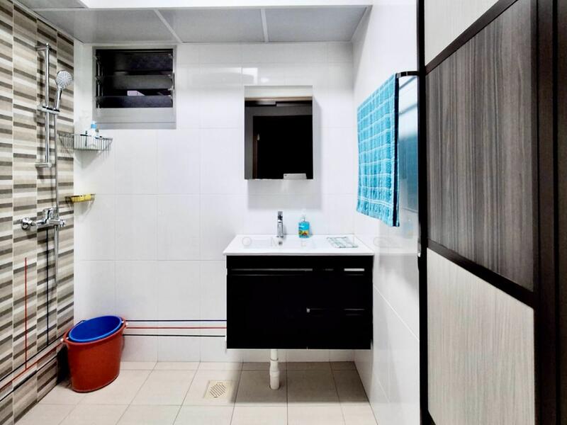 Common Bathroom View 1