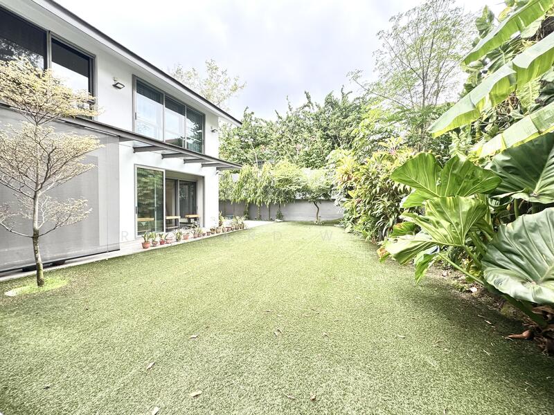 Coronation road west /Jalan sampurna / Leedon’s park / bin tong park/ Oei Tiong ham, Coronation road west /Jalan sampurna / Leedon’s park / bin tong park/ Oei Tiong ham, 7 Bedrooms, 7,500 sqft, Detached House For Rent, by Richard Wong, 500031868 - Lawn - PropertyGuru.com.sg
