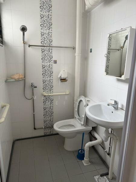 Master Room Toilet