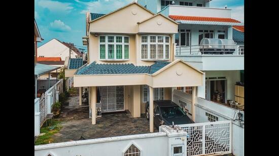 Huge 2 Storey Corner Terrace within 5 Mins walk To Amenities Corner Terrace For Sale at S$ 5,680,000 | PropertyGuru Singapore