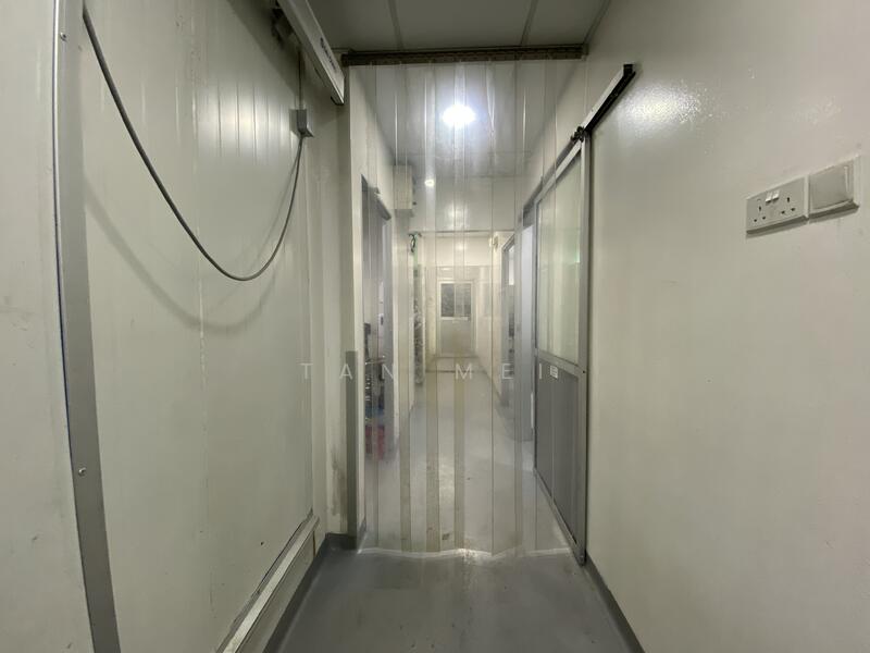 Food XChange @ Admiralty, 8A Admiralty Street, 3,778 sqft, Factory / Workshop (B2) For Sale, by Tan Mei, 500032244 - Corridor - CommercialGuru.com.sg