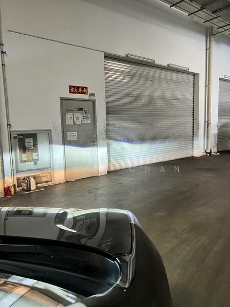 Pioneer Point, 5 Soon Lee Street, 1,927 sqft, Factory / Workshop (B2) For Sale, by DANNY CHAN, 500032248 - Exterior - CommercialGuru.com.sg