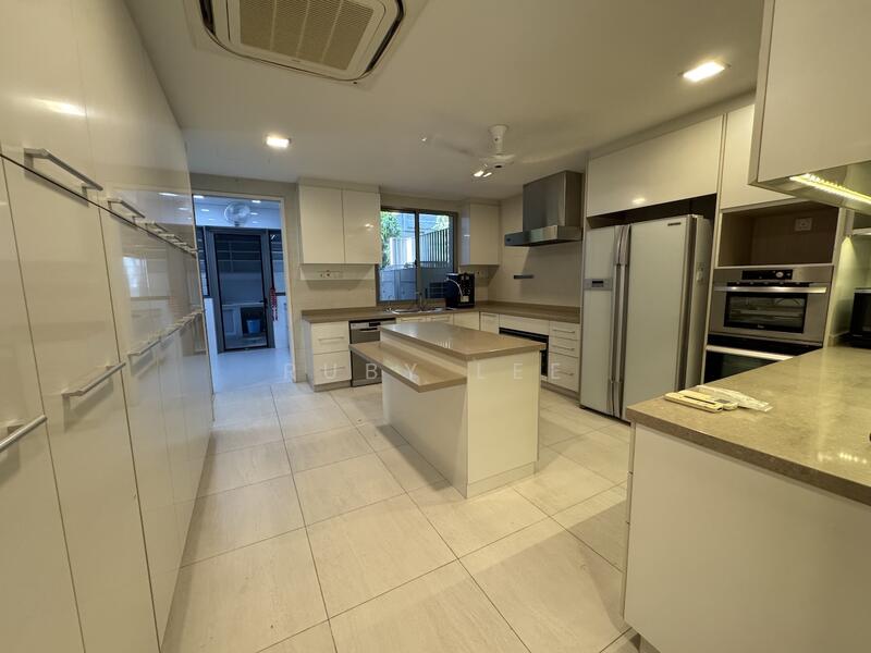 Oei Tiong ham, Jalan Sampurna, Jalan Harum Bungalow House for Rent, Oei Tiong ham, Jalan Sampurna, Jalan Harum, 6 Bedrooms, 7,500 sqft, Bungalow House For Rent, by Ruby Lee, 500032249 - Kitchen - PropertyGuru.com.sg