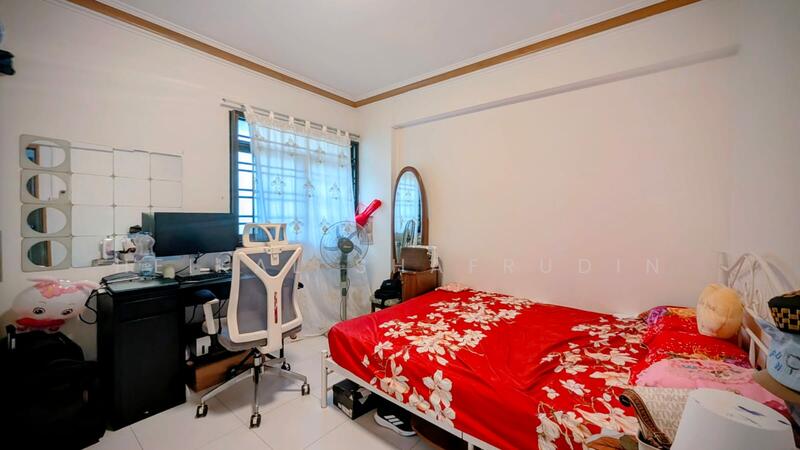 For Sale - 702 Tampines Street 71