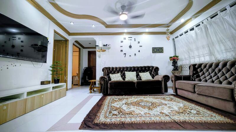 For Sale - 702 Tampines Street 71