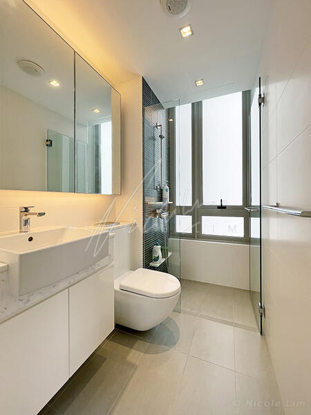 Junior Master Bedroom Ensuite 2