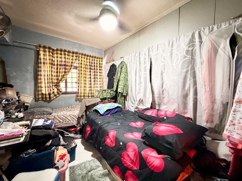 251 Hougang Avenue 3 HDB Flat For Sale at S$ 540,000 | PropertyGuru Singapore - Bedroom