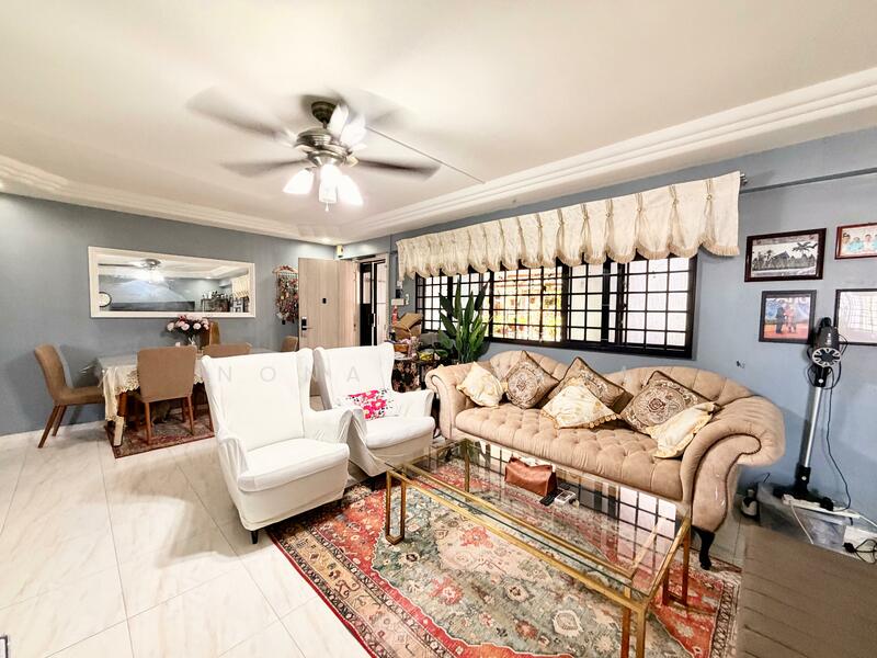 251 Hougang Avenue 3 HDB Flat For Sale at S$ 540,000 | PropertyGuru Singapore - Living Room