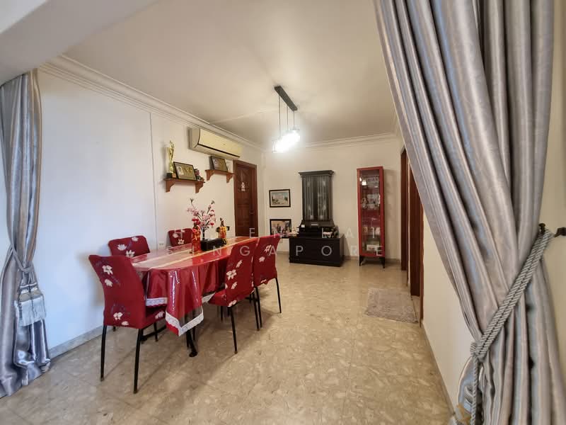 238 Lorong 1 Toa Payoh HDB Flat For Sale at S$ 950,000 | PropertyGuru Singapore - Dining Room