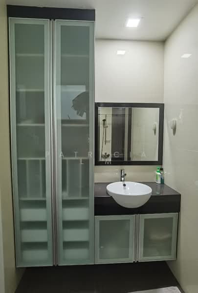 Northvale Apartment For Sale at S$ 1,988,000 | PropertyGuru Singapore - Master Ensuite Bathroom
