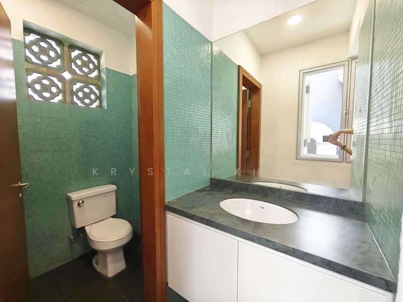 NEW! Modern Shophouse with Attic, exuding Timeless Elegance, Tras Street Tanjong Pagar Road Craig Road, 1,550 sqft, Office For Rent, by Krystal Khor, 500032738 - Bathroom - CommercialGuru.com.sg