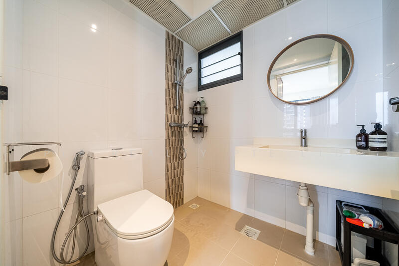 94 Dawson Road HDB Flat For Sale at S$ 1,000,000 | PropertyGuru Singapore - Bathroom