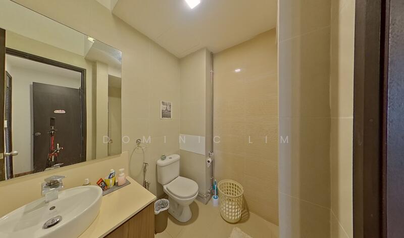 Ensuite bedroom 2 Bath (level 2)