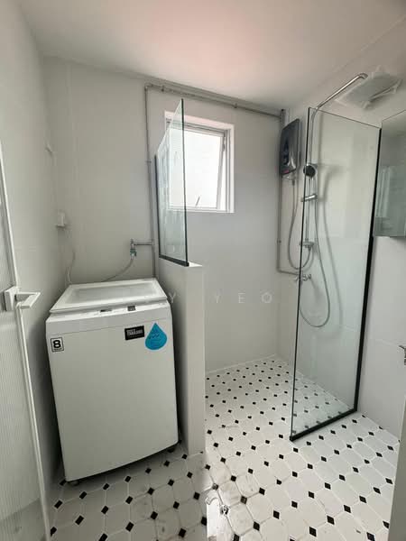 Flanders Square, 22 Flanders Square, Studio, 300 sqft, Shophouse For Rent, by Ivy Yeo, 500032824 - Bathroom - PropertyGuru.com.sg