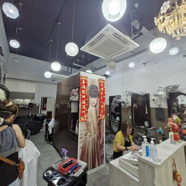Half HDB Shop for SubRent, , 300 sqft, Shop / Shophouse For Rent, by Karen Tan, 500032873 - Interior - CommercialGuru.com.sg