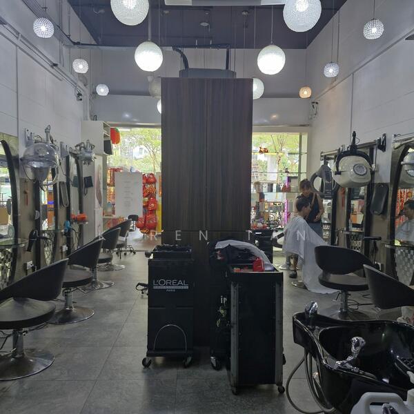Half HDB Shop for SubRent, , 300 sqft, Shop / Shophouse For Rent, by Karen Tan, 500032873 - Interior - CommercialGuru.com.sg
