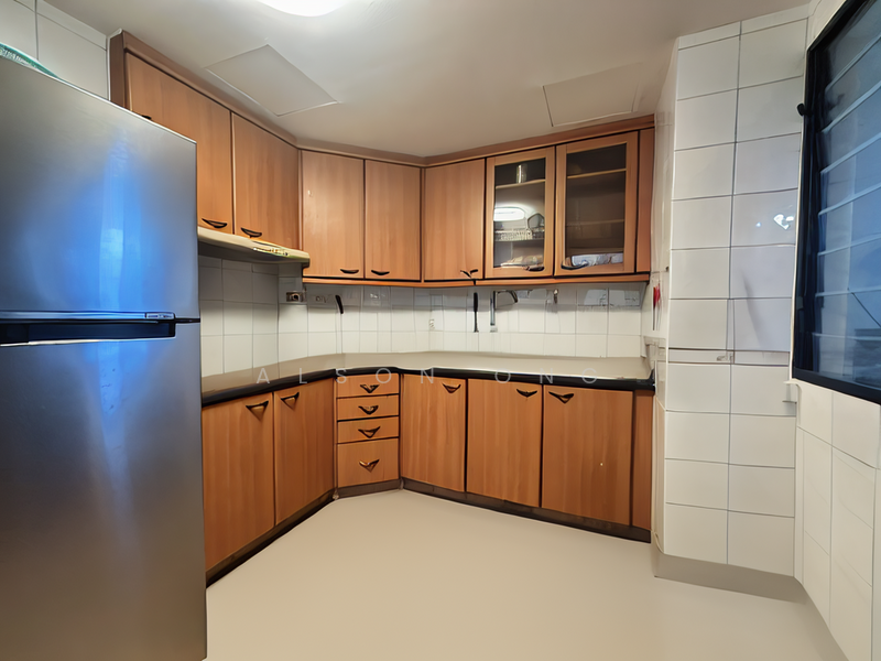 Eastvale Condominium For Sale at S$ 1,250,000 | PropertyGuru Singapore - Kitchen