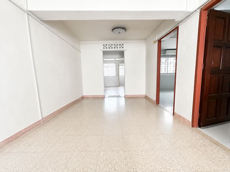 9 Holland Avenue, 9 Holland Avenue, 2 Bedrooms, 700 sqft, HDB Flat For Sale, by Jeanice Ong, 500033025 - PropertyGuru.com.sg