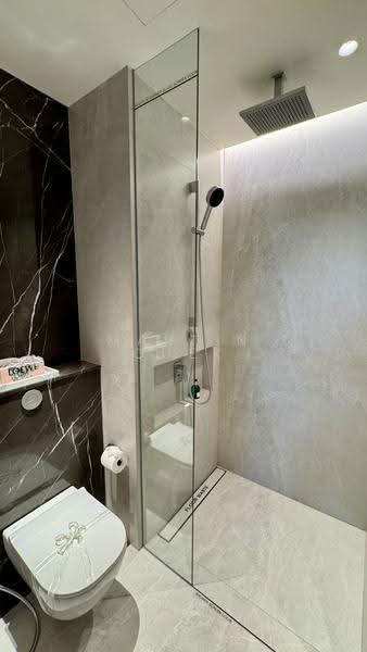 W Residences Marina View - Singapore, 22 Marina View, Boat Quay / Raffles Place / Marina, 2 Bedrooms, 710 sqft, Condominium For Sale, by Martin Quek, 500033120 - Bathroom - PropertyGuru.com.sg