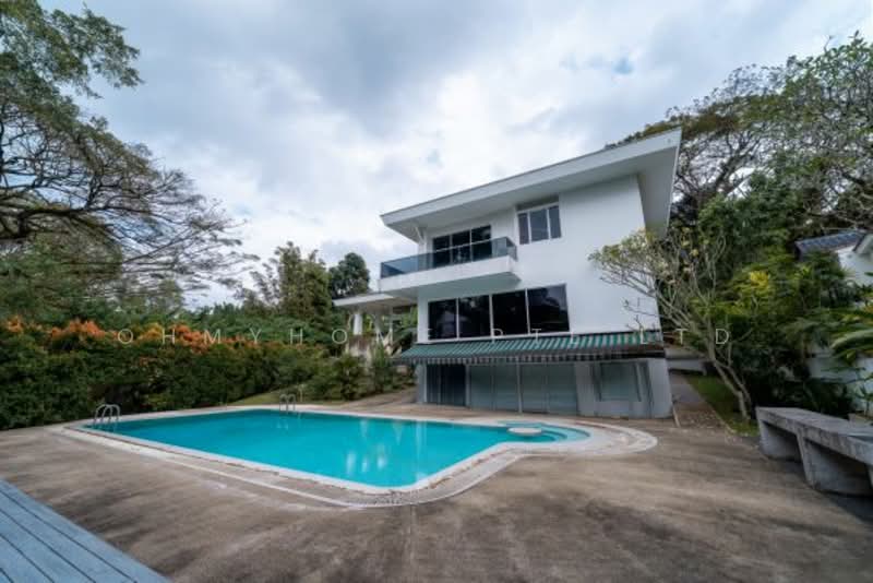 Priced under valuation! Low $psf, Swiss Club Road, Newton / Novena, 5 Bedrooms, 9,500 sqft, Good Class Bungalow For Sale, by RHONDA WONG, 500033121 - Exterior - PropertyGuru.com.sg