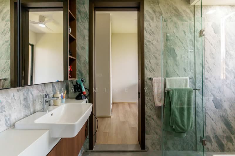 The Watergardens at Canberra Condominium For Sale at S$ 2,450,000 | PropertyGuru Singapore - Bathroom