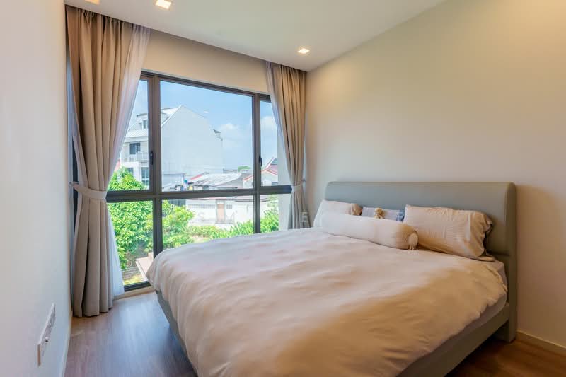 The Watergardens at Canberra Condominium For Sale at S$ 2,450,000 | PropertyGuru Singapore - Master Bedroom