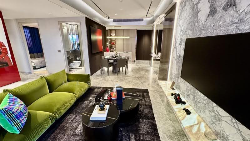 W Residences Marina View - Singapore, 22 Marina View, Boat Quay / Raffles Place / Marina, 3 Bedrooms, 1,195 sqft, Condominium For Sale, by Martin Quek, 500033125 - Living Room - PropertyGuru.com.sg