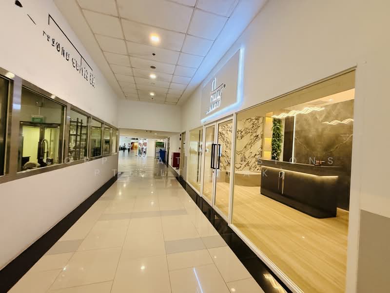 FUNCTIONAL BUSINESS SPACE suits Most Operations. Technical Ctr, Office 2 min walk MRT Ample Parking, , 7,000 sqft, Factory / Workshop (B2) For Rent, by Corporate Visions Pte Ltd (AK), 500033181 - Corridor - CommercialGuru.com.sg