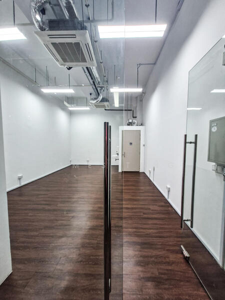 Hexacube, 160 Changi Road, Eunos / Geylang / Paya Lebar, 431 sqft, Mall Shop For Sale, by James Tang, 500033247 - Interior - CommercialGuru.com.sg