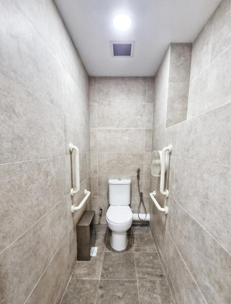 Hexacube, 160 Changi Road, Eunos / Geylang / Paya Lebar, 431 sqft, Mall Shop For Sale, by James Tang, 500033247 - Bathroom - CommercialGuru.com.sg