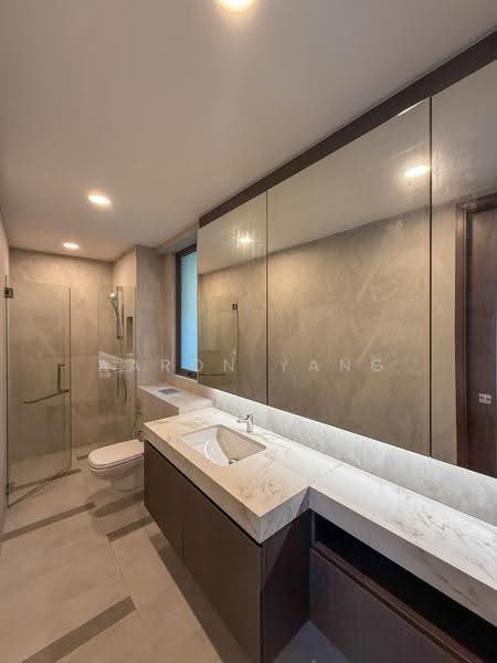 Prime East Coast Inter/ Corner Terrace For Rent, East Coast Road, East Coast / Marine Parade, 5 Bedrooms, 4,900 sqft, Terraced House For Rent, by Aaron Yang, 500033271 - Bathroom - PropertyGuru.com.sg