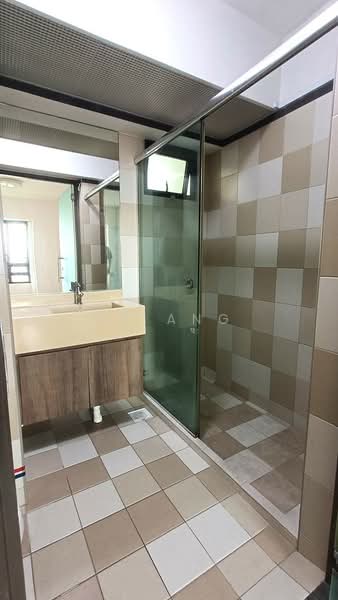 87 Dawson Road HDB Flat For Sale at S$ 820,000 | PropertyGuru Singapore - Bathroom