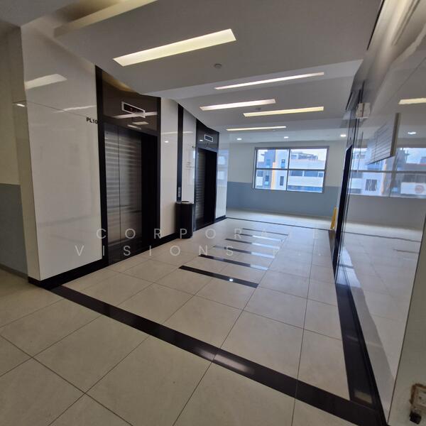 Techview, 1 Kaki Bukit View, 8,000 sqft, Factory / Workshop (B2) For Rent, by DENNIS CHENG, 500033301 - Lift lobby - CommercialGuru.com.sg