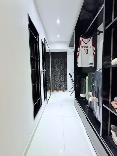 For Sale - 9 Holland Avenue