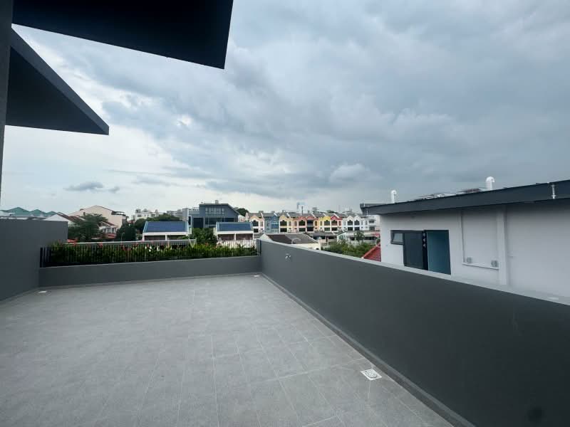 LANDED7772@ Kovan Corner Terrace With Lift Walk to Amenities, Kovan Road, 5 Bedrooms, 5,500 sqft, Corner Terrace For Sale, by Ivan Chng, 500033462 - Roof Terrace - PropertyGuru.com.sg