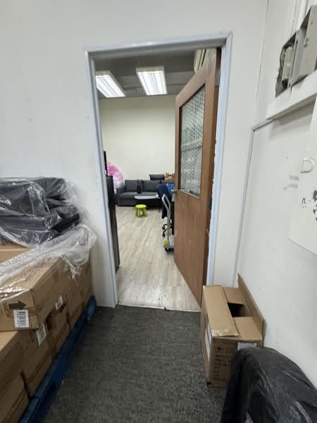 Ubi Techpark, 10 Ubi Crescent, 150 sqft, Light Industrial (B1) For Rent, by Lee Su Yi, 500033492 - Living Room - CommercialGuru.com.sg