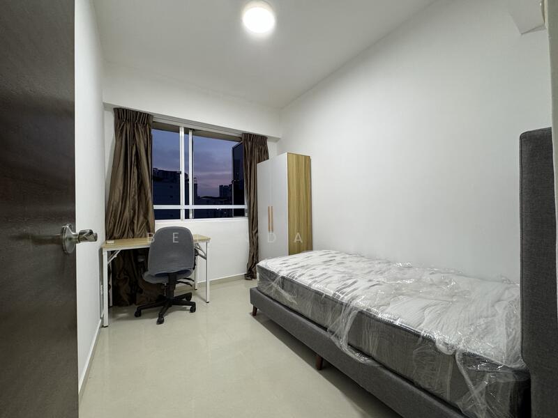 Common Bedroom $1300