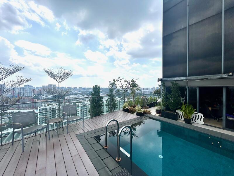 Pool deck in the sky - panoramic views