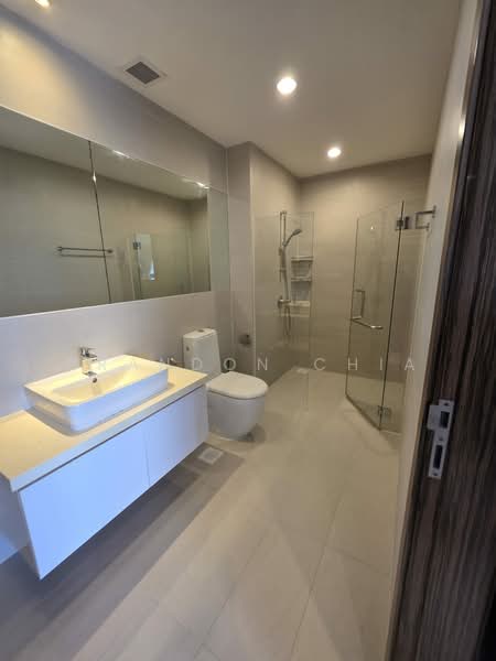Everitt Edge, 83 Joo Chiat Place, 2 Bedrooms, 936 sqft, Condominium For Rent, by Brandon Chia, 500033600 - Bathroom - PropertyGuru.com.sg