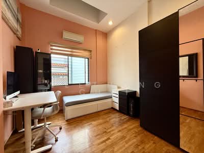 For Sale - ⭐⭐LANDED7772@RENOVATED 2 STY CORNER TERRACE WITH ATTIC (D15) 6rm