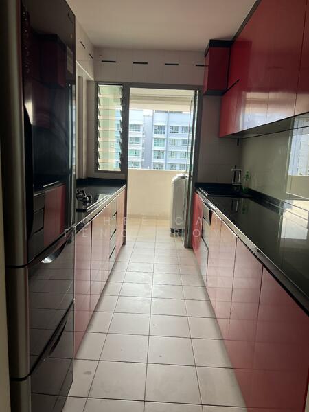 274A Punggol Place HDB Flat For Sale at S$ 828,000 | PropertyGuru Singapore - Kitchen