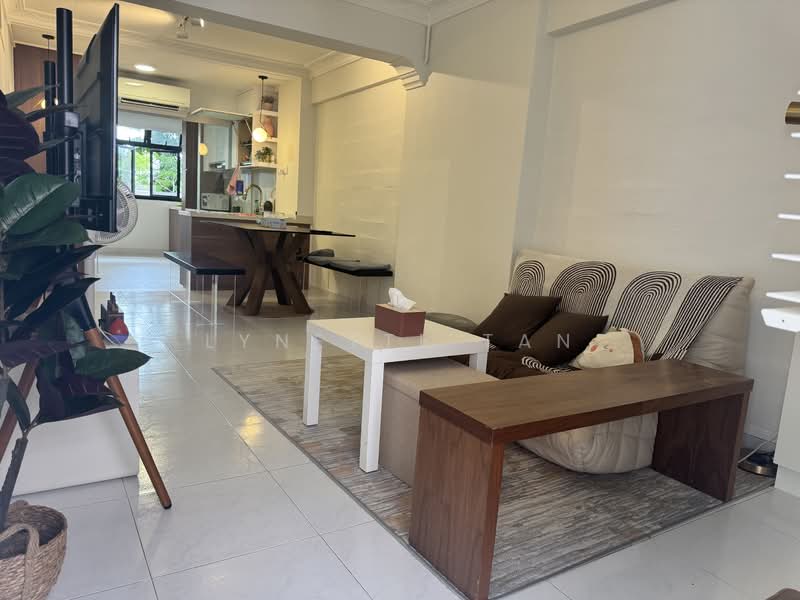 9 Holland Avenue HDB Flat For Sale at S$ 499,000 | PropertyGuru Singapore - Living Room