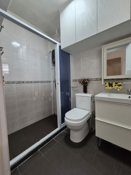 19 Dover Crescent, 19 Dover Crescent, 3 Bedrooms, 990 sqft, HDB Flat For Sale, by KENNETH CHUA, 500033813 - Bathroom - PropertyGuru.com.sg